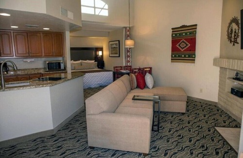 Arcadia Apartment | Scottsdale Camelback Resort Stunning Studio with Picnic Area
