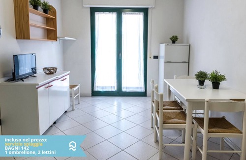Senigallia Apartment | SE008 - Senigallia, one bedroom apartment on the sea with beach