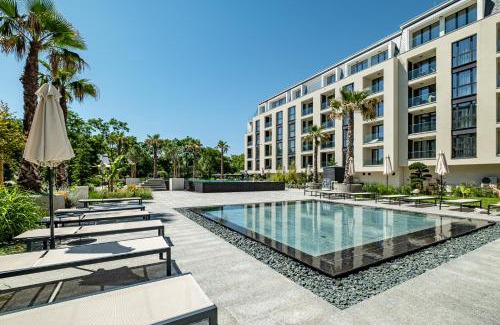 Saints Constantine and Helena Apartment | Seaside Luxury Complex and Spa Apartment