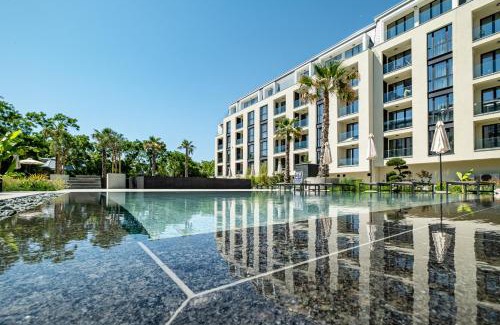 Saints Constantine and Helena Apartment | Seaside Luxury Complex and Spa Apartment