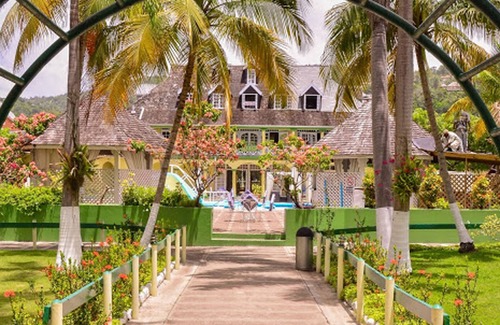 Ocho Rios Apartment | Sea Bird Beach Studio at Sandcastles Resort