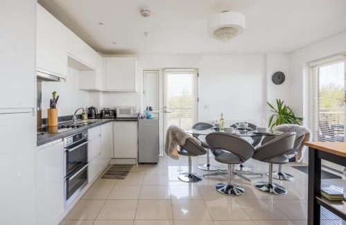 Bournemouth City Centre Apartment | Sea Breeze - Close to Bournemouth Beach and Seafront