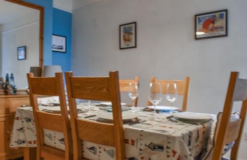 Hopton House | Sea Breeze