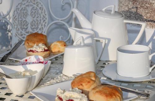 Pentewan House | Sea Cliff Cottage