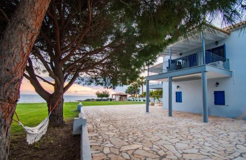 Vromonerion House | Sea-front Estate Navarino Baths