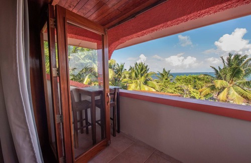 San Pedro Apartment | Sea Front Studio - AJI/pool/bikes/tours - One King Bedroom