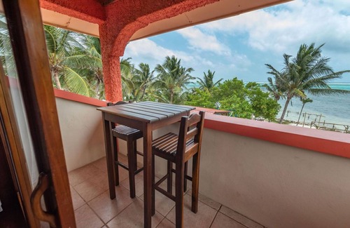 San Pedro Apartment | Sea Front Studio - AJI/pool/bikes/tours - One King Bedroom