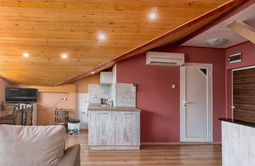 Vetren Apartment | Sea Garden, Seaside Location
