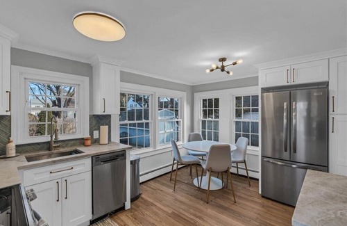 Clinton Cottage | Sea Glass Cottage-In the Heart of Clinton Harbor!