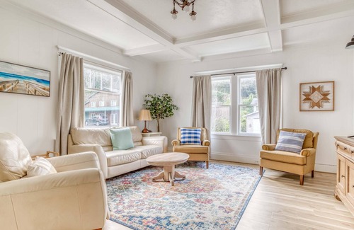 Rockaway Beach House | Sea Glass Cottage Rockaway