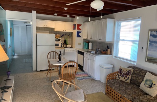 Flagler Beach Cottage | Sea Grape at Casas de la Playa Central - Downtown Flagler Beach!