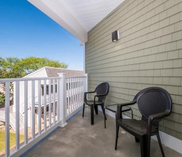 York Beach Hotel | Sea Latch Inn