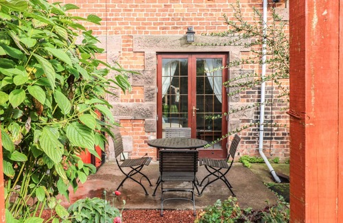 Berwick-upon-Tweed Cottage | SEA LILY, pet friendly, country holiday cottage in Holy Island