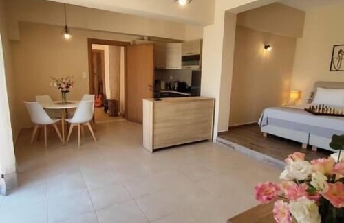 Pigianos Kampos Apartment | Sea Sand and Sun Beachfront