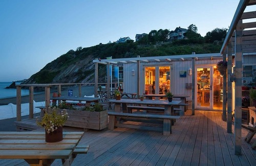 Millendreath Apartment | Sea Shore apartments are perfect for families.