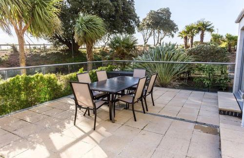 Westbourne Apartment | Sea Spirit - Short Walk to Alum Chine Beach
