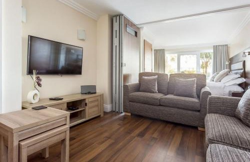 Westbourne Apartment | Sea Spirit - Short Walk to Alum Chine Beach