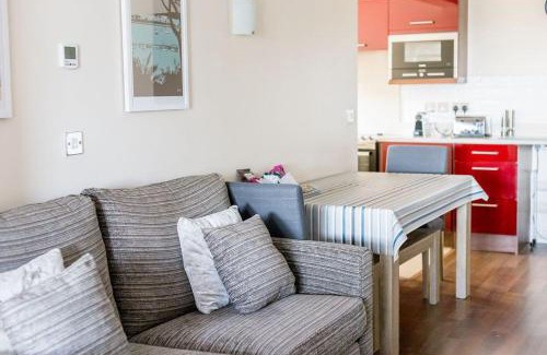 Westbourne Apartment | Sea Spirit - Short Walk to Alum Chine Beach