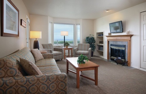 Gleneden Beach Resort | Sea-stacks rise from the misty ocean!