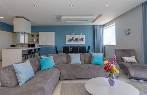 San Tumas Apartment | Sea-View Apartment at WatersEdge Complex with two pools