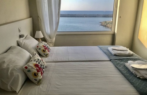 Malia House | sea view apts & suites by pachiplex