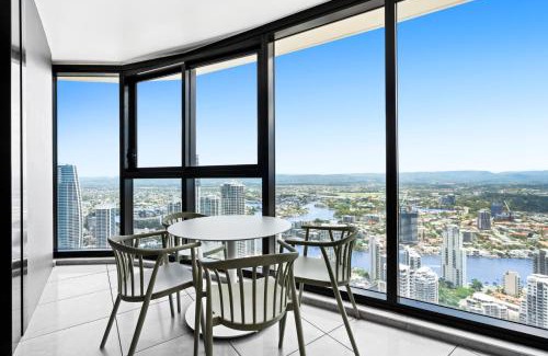 Surfers Paradise Apartment | Sea view Beachfront apartment in surfers