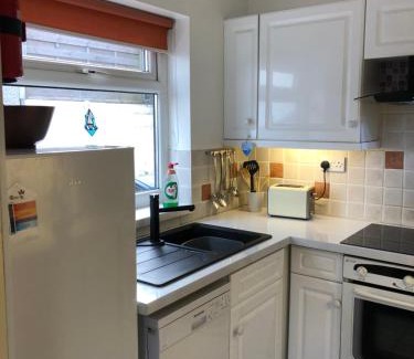 Mumbles House | Sea view bungalow