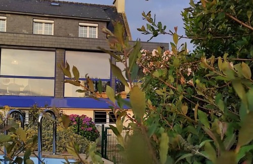 Le Conquet House | Sea view house with pool and games room