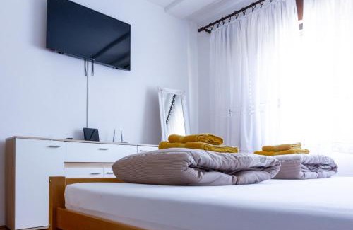 Rubesi Apartment | Sea View Retreat With 170Mbps WiFi And Sunny Balcony