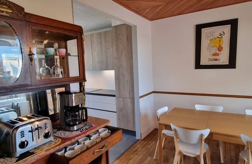 Saint-Guenole House | Sea view villa, beaches & surfing, "La Vigie" sleeps 16