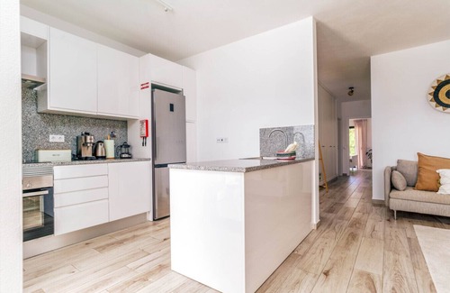 Espartal Apartment | Seabreeze Apartment - Your Beachside Getaway
