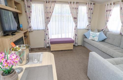 Wittering House | Seabreeze Cottage