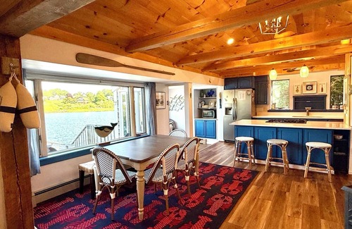 Spruce Head House | Seabreeze Cove Waterfront Cottage
