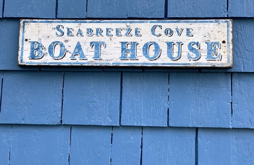 Spruce Head Apartment | Seabreeze Cove “Boat house” Waterfront Apartment