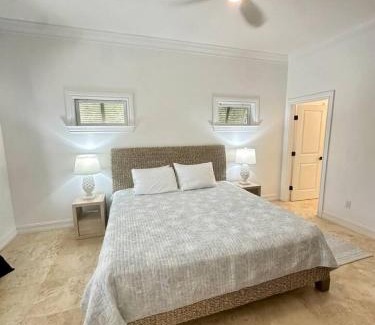 George Town House | Seabreeze Villa