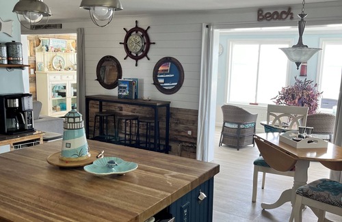 Seabrook House | Seabrook Beach waterfront harbor home Stunning views-dog friendly