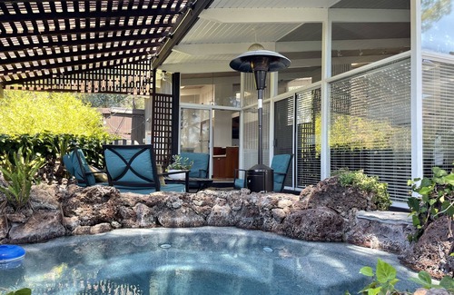 Bel Air House | Seabury Sunrise in the Heart of Bel Air's Beverly Glen Canyon