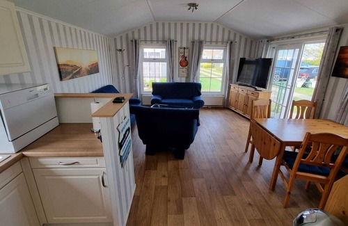 Blankenberge Ski Chalet | Seacottage Brugge - only 2 minutes from the beach