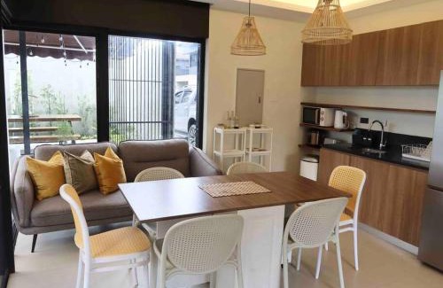San Juan Villa | Seacove Villa w/Heated Jacuzzi in Laiya Batangas