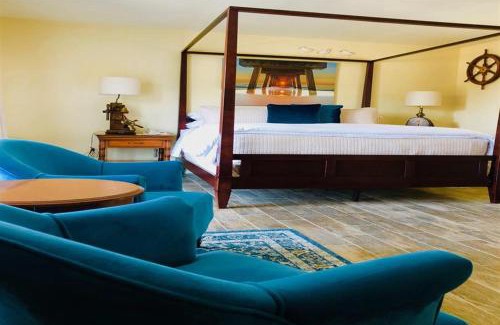 Little River Hotel | Seafoam Lodge