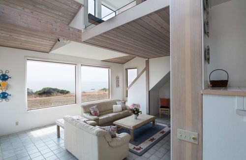 Sea Ranch Condo | Seafront 3 Bedroom Home by RedAwning