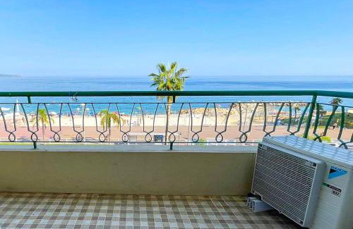 La Californie Apartment | Seafront Apartment for 6 Promenade des Anglais