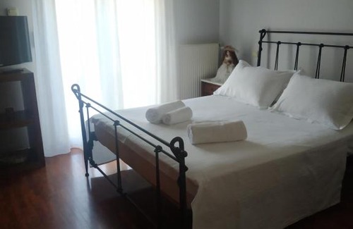 Karystos Apartment | Seafront house