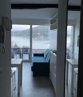 Portovenere Apartment | Seafront rooftop flat w/terrace