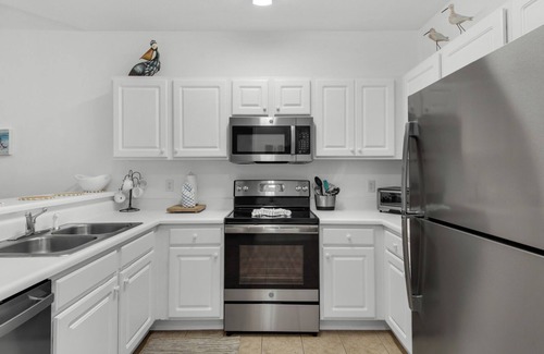 Seagrove Beach Condo | Seagrove 2BR Near Lake & Beach + Free Tickets: Bikes, Dolphin Cruise & More!