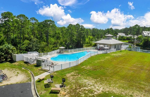 Seagrove Beach Apartment | Seagrove Highlands by Panhandle Getaways