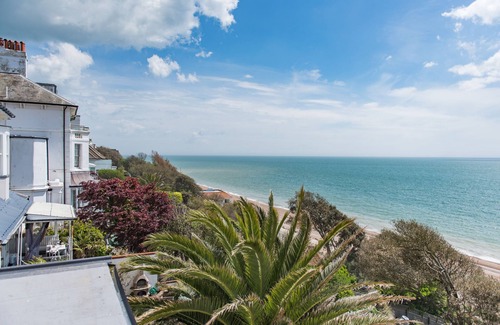 Folkestone Apartment | Seagulls by Bloom Stays - sleeps 8 guests in 4 bedrooms