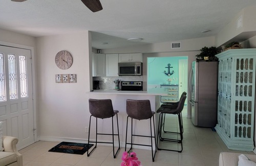 Jacksonville Beach House | Seahorse Cottage Bungalow - Only 7 Blocks from the Beach