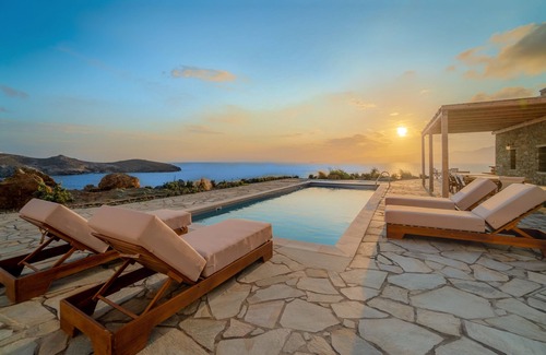 Andros Villa | Seahorse Villa with private pool