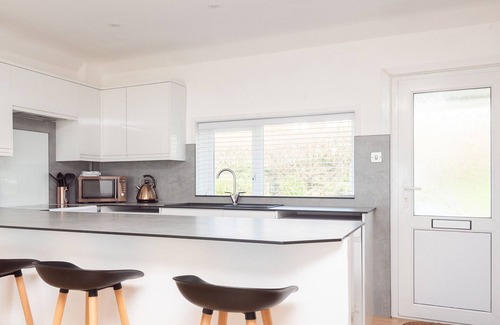 Trenance Cottage | Seahorses, Mawgan Porth with sea views